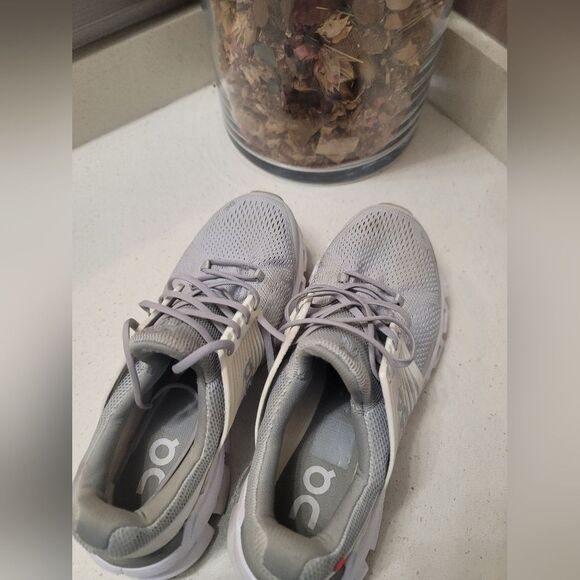 On Cloudswift Women's Glacier White - Size 8.5 - Picture 10 of 10